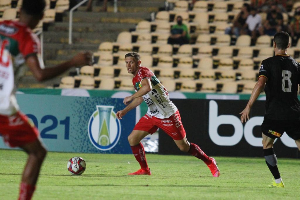Na volta da torcida ao Castelão, Sampaio cede empate após estar vencendo Brusque por 2 a 0