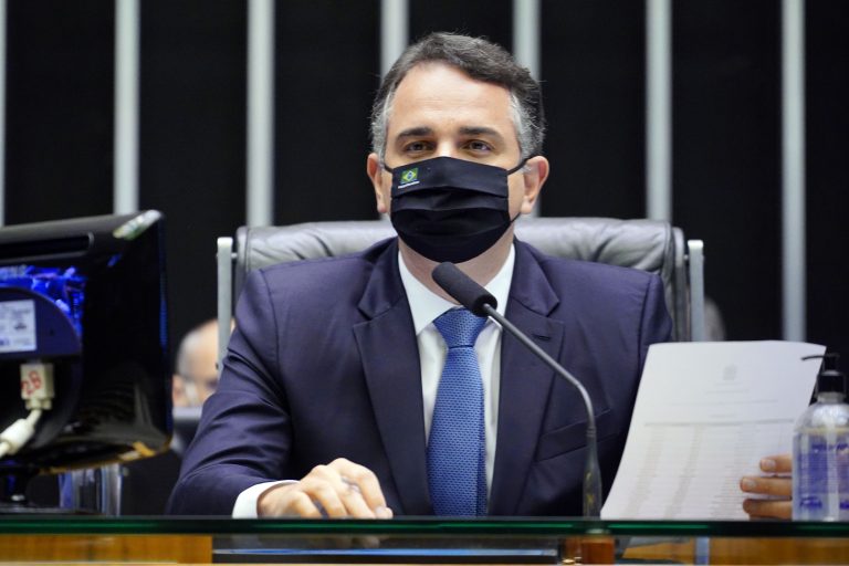 Presidente do Congresso devolve ao governo MP que limita remoção de conteúdos da internet