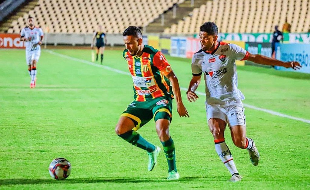 Sampaio não repete mesmo desempenho que teve contra o Vasco e é derrotado pelo Vitória