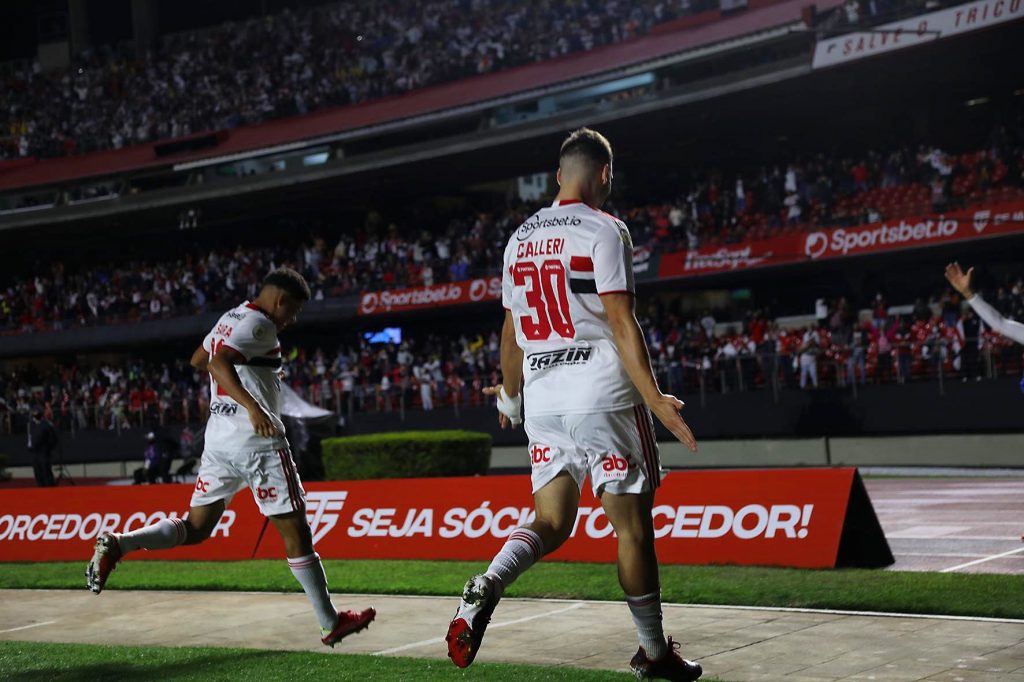 São Paulo encerra a série de empates com Corinthians e vence o clássico nesta segunda-feira