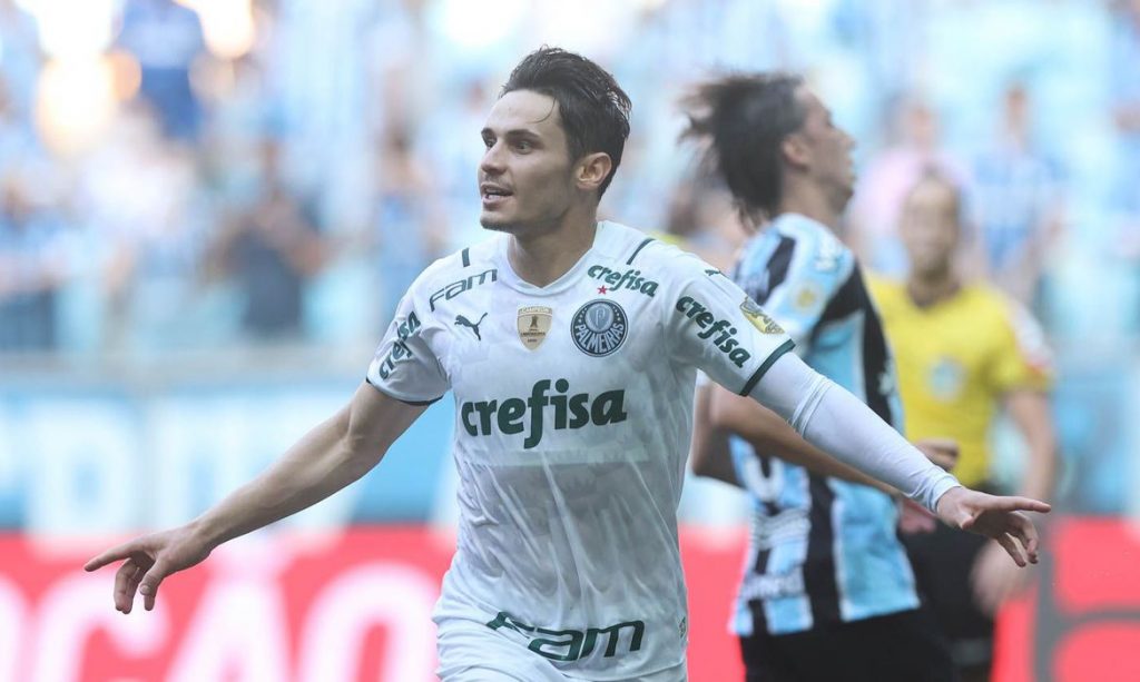 Palmeiras reassume vice-liderança do Brasileirão ao derrotar Grêmio e Ceará vence o Fluminense