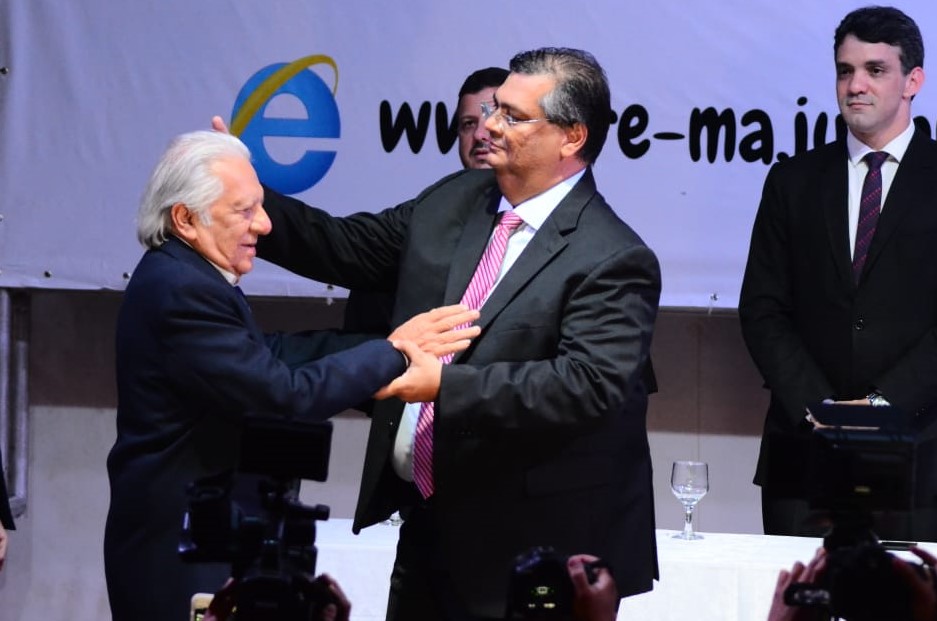 Imortalidade hereditária: Flávio Dino concorre à vaga do pai na Academia Maranhense de Letras