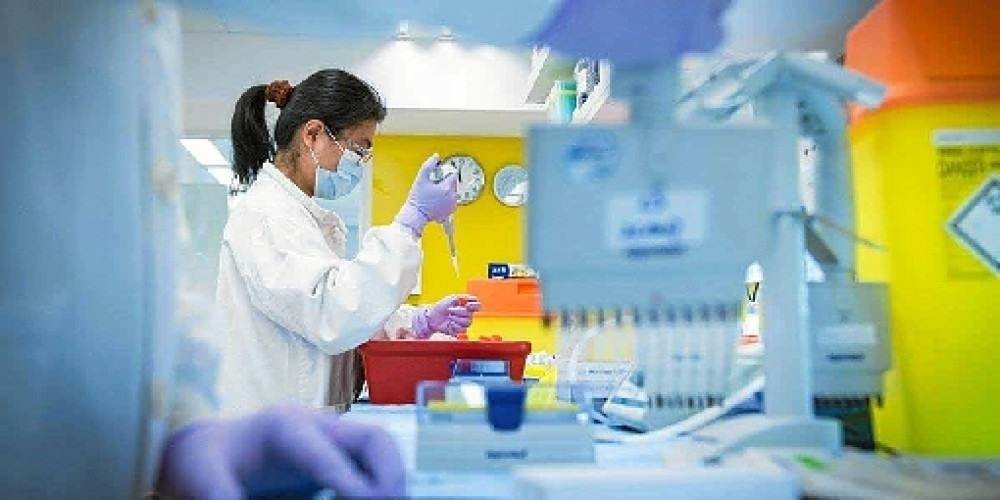 AstraZeneca anuncia o seu kit covid e garante que uma combinação de remédios salva vidas