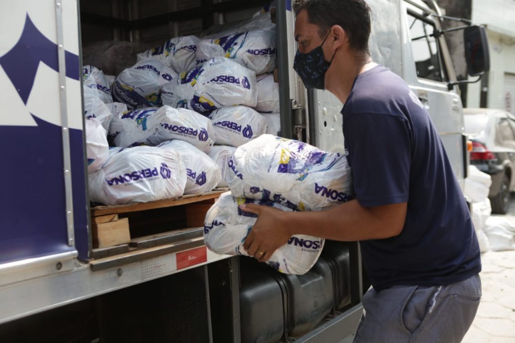 VLI conclui nesta quarta-feira entrega de cerca de 30 mil cestas básicas a oito estados brasileiros