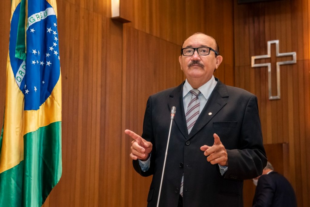 César Pires pede informações à Caixa sobre convênio para obras em estradas maranhenses