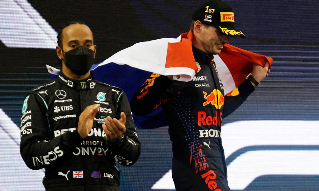 Max Verstappen conquista título da Fórmula 1 em Abu Dhabi com ultrapassagem na última volta