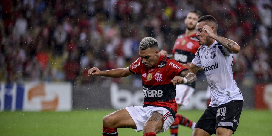 Flamengo derrota Ceará, adia conquista do Atlético Mineiro e volta a brigar pelo título