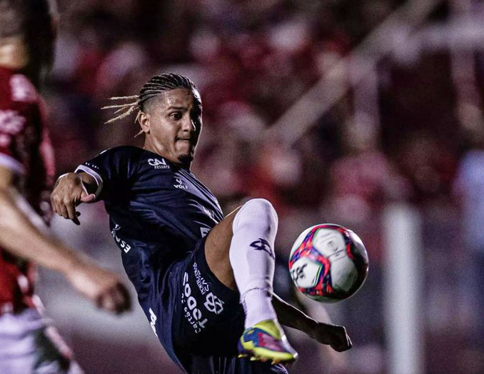 Vila Nova e Clube Remo empatam sem gols no primeiro jogo da final da Copa Verde