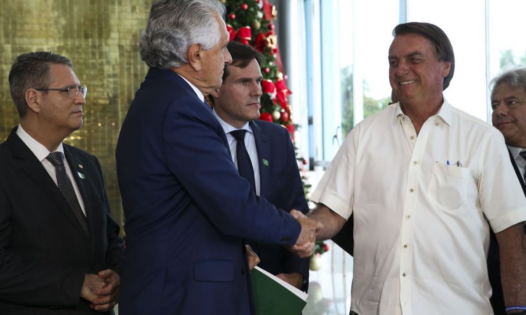 Governador Ronaldo Caiado assina adesão de Goiás ao plano de recuperação fiscal