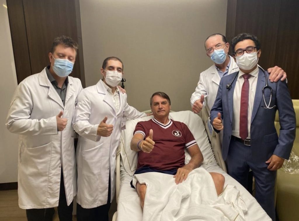 Presidente Jair Bolsonaro tem alta do Hospital Vila Nova Star em São Paulo