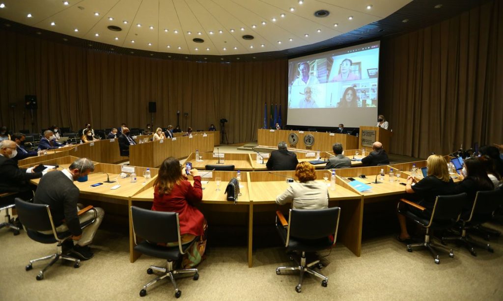 Consulta pública do Ministério da Saúde rejeita prescrição médica para vacinação de crianças