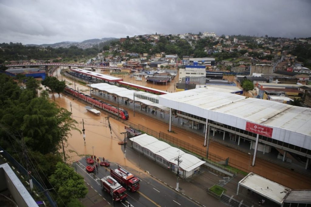 São Paulo registra 18 mortes em decorrência de fortes chuvas neste domingo