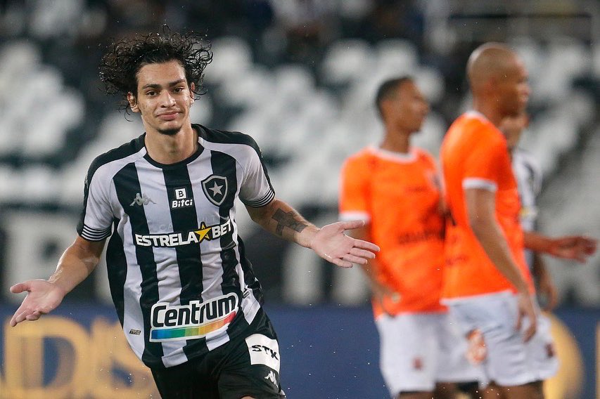 Com a vitória sobre o Nova Iguaçu, Botafogo assume liderança do Campeonato Carioca
