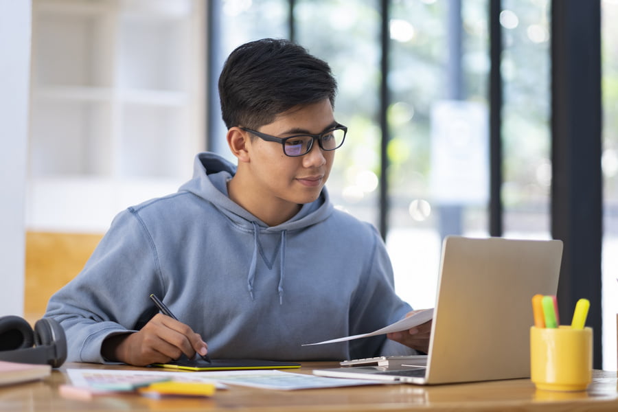 Fies: saiba o que é o programa que fomenta a educação no país