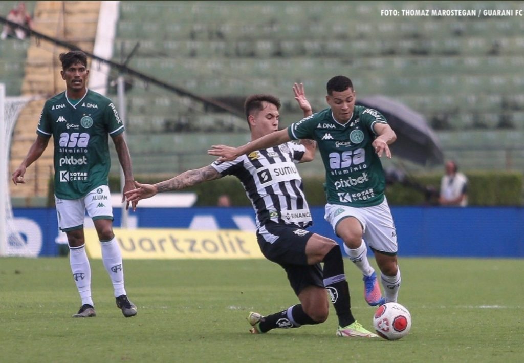 Pelo Campeonato Paulista, Guarani e Santos empatam em tarde de milagres do goleiro João Paulo