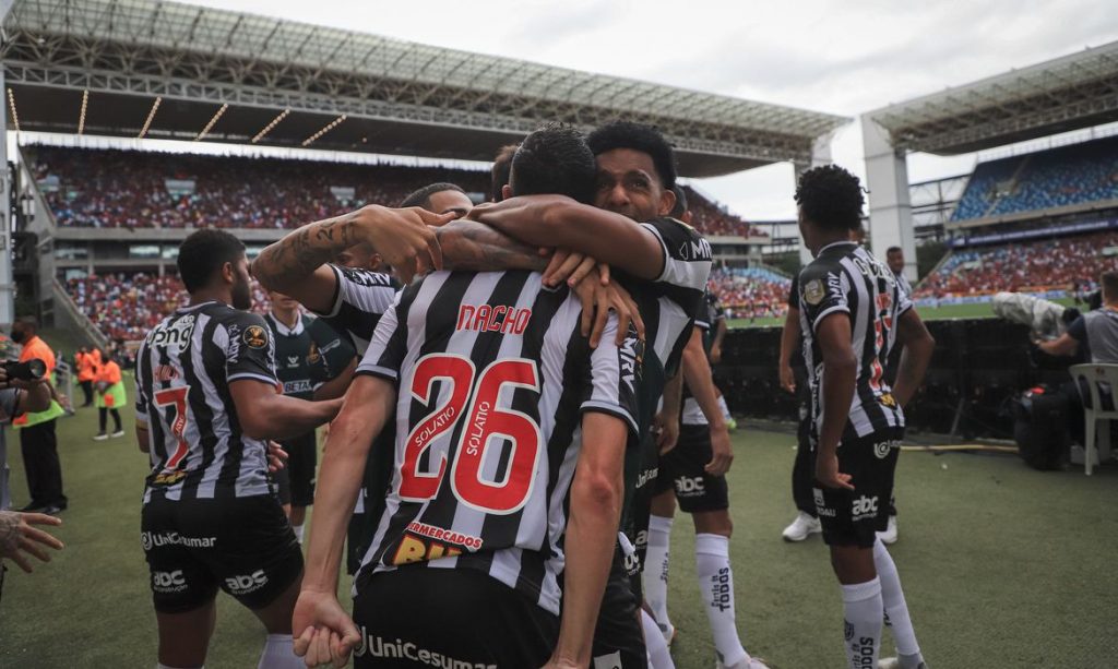 Nas cobranças de pênaltis, Atlético ganha Flamengo e fatura a Supercopa do Brasil