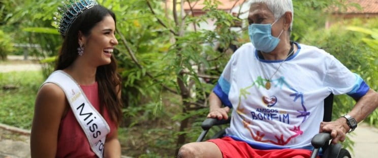 Miss Brasil Mundo visita em São Luís hospital que é referência no tratamento de hanseníase