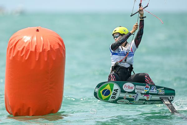 Atleta maranhense Socorro Reis é vice-campeã da Copa Asiática de Kitesurf na Tailândia