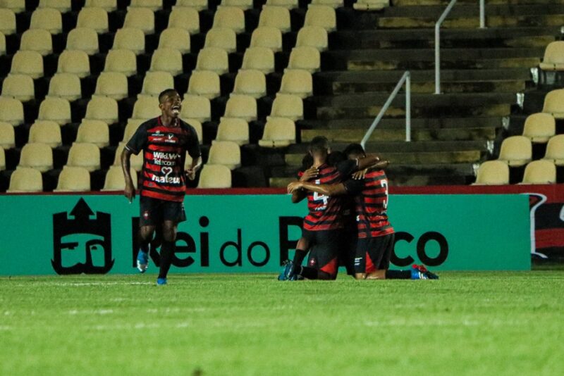 Moto garante vaga para a segunda fase da Copa do Brasil com gol no último minuto da partida