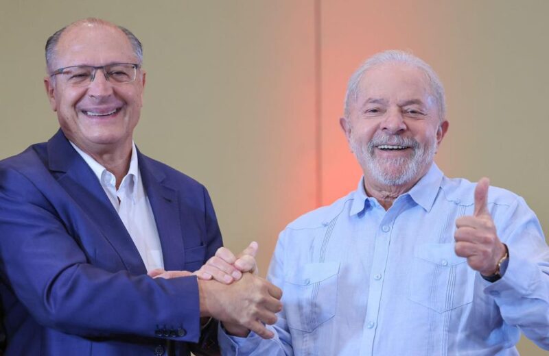 “Você me chama de companheiro e eu lhe chamo de companheiro”, diz Lula para Geraldo Alckmin