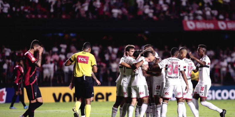 Sai a primeira goleada do Brasileirão 2022: São Paulo derrota Athletico Paranaense por 4 a 0