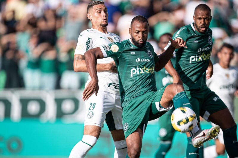 Palmeiras consegue gol nos minutos finais da partida e empata com o Goiás