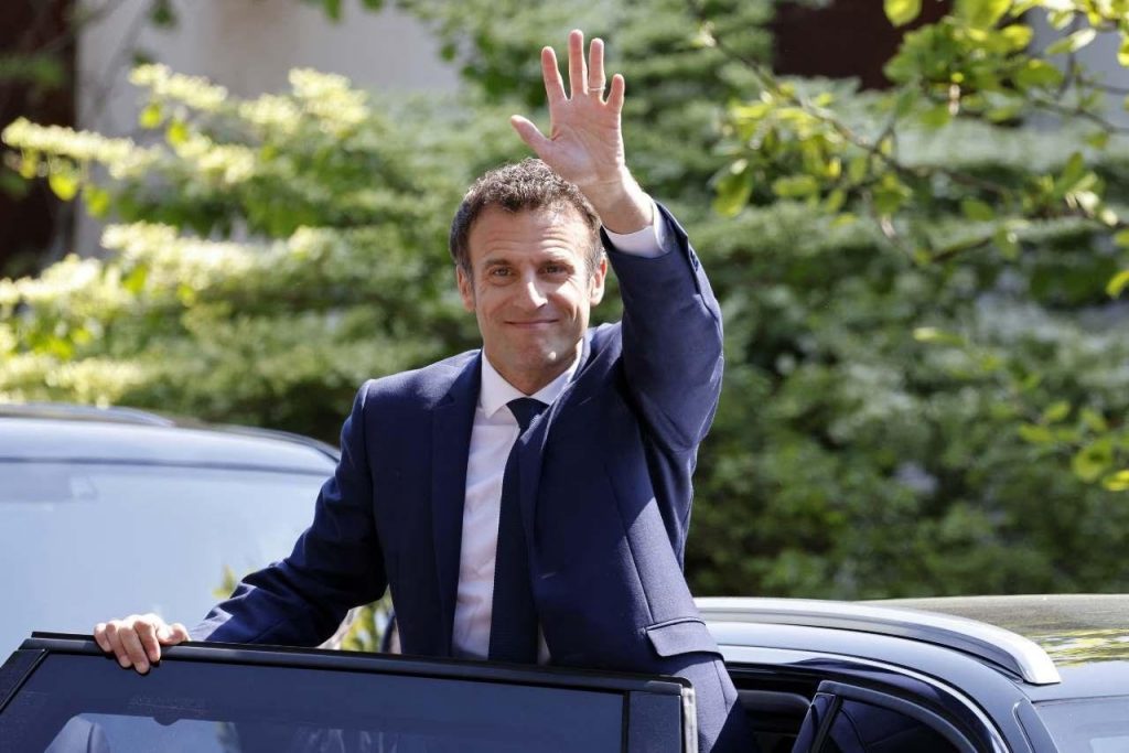 Emmanuel Macron é reeleito para segundo mandato de presidente da França