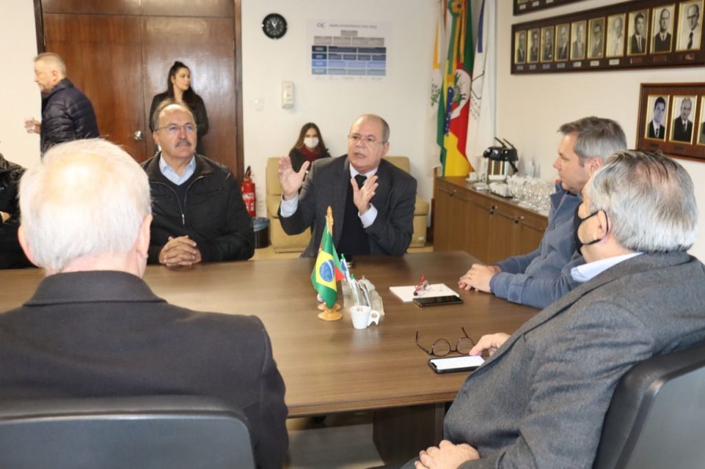 Em palestras no Rio Grande do Sul, Hildo Rocha defende a indústria que trabalha com economia de combustível e descarbonização