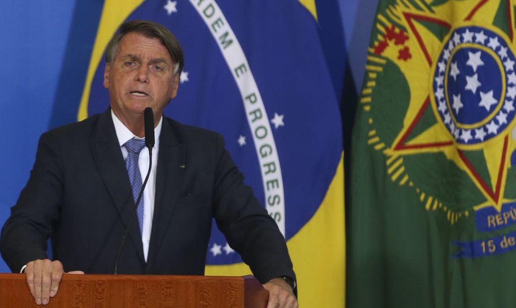 General usa música de Geraldo Vandré para pedir que Jair Bolsonaro impeça diplomação e posse de Lula