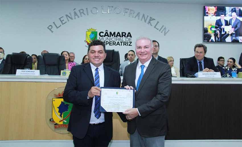 Desembargador Froes Sobrinho recebe título de Cidadão Imperatrizense