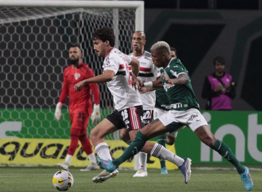 São Paulo vence Palmeiras nos pênaltis e garante vaga para as quartas de final da Copa do Brasil