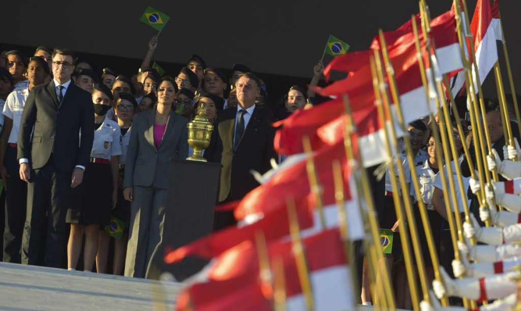 Presidente Jair Bolsonaro participa de cerimônia da chegada de coração de D. Pedro I