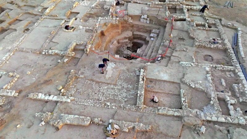 Luxuosa mansão de 1.200 anos é encontrada no deserto de Negev, em Israel