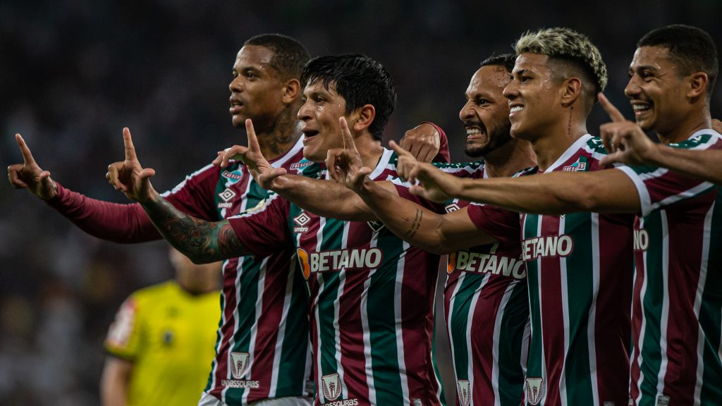 Fluminense vence o Fortaleza e está de volta ao G-4 do Brasileirão