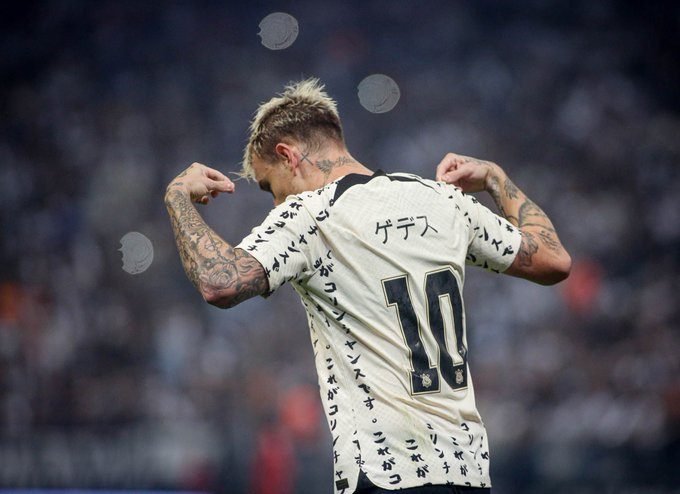 Corinthians reassume vice-liderança da Série A do Brasileirão ao derrotar o Athletico Paranaense