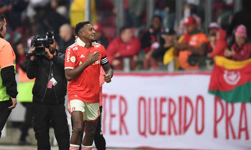 Internacional vence Ceará adia conquista do Palmeiras e continua lutando pelo Brasileirão