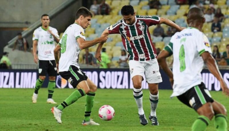 Fluminense é derrotado pelo América Mineiro e não retorna ao G4 do Brasileirão