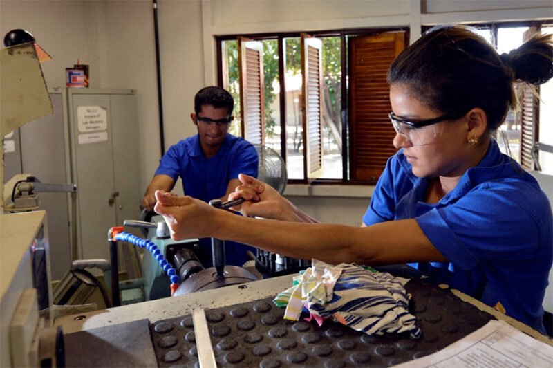 Jovens têm contato com o mercado de trabalho em Workshop das Profissões do Sesi