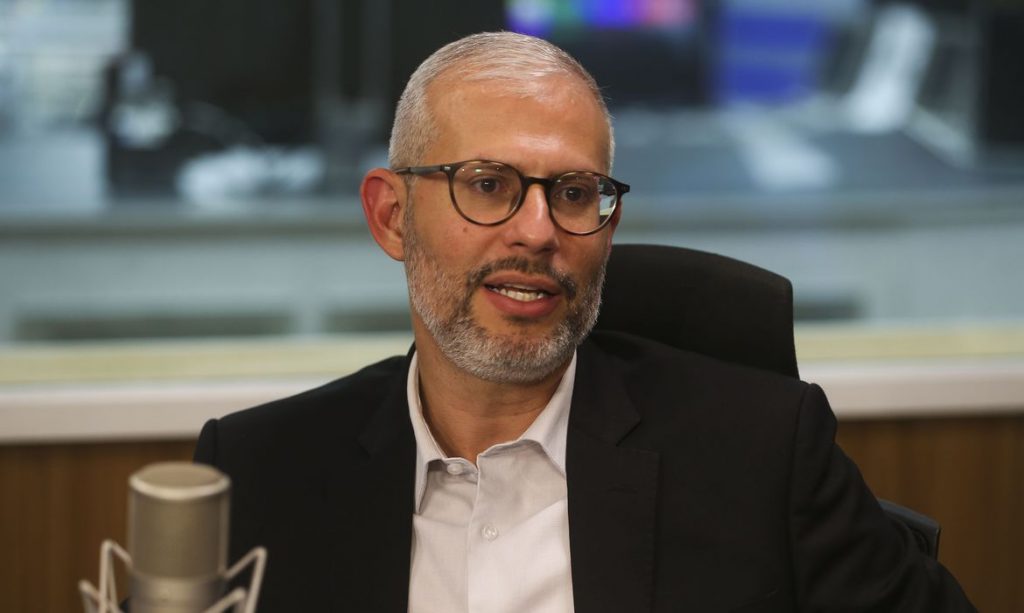 Ministro da Educação nega corte no orçamento das universidades e institutos federais