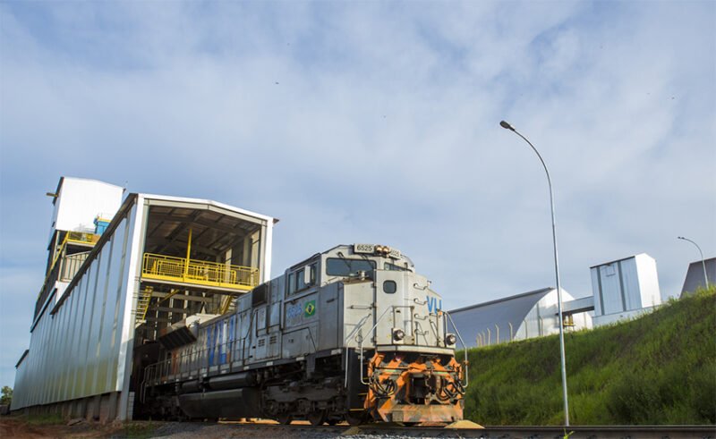 FS e VLI realizam operação pioneira para transporte de etanol pela Norte-Sul e Itaqui