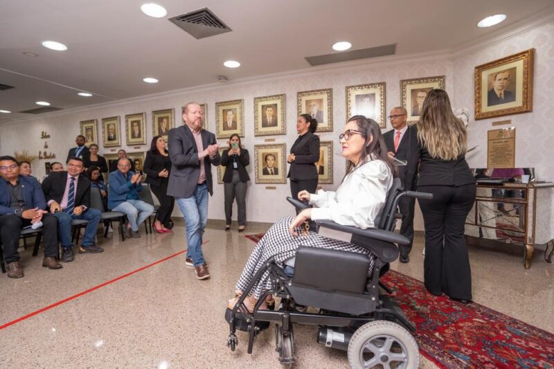 Othelino Neto inaugura obras de acessibilidade na Assembleia Legislativa