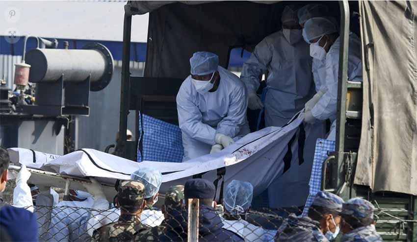 Corpos das vítimas do acidente aéreo ocorrido domingo no Nepal são entregues a seus familiares