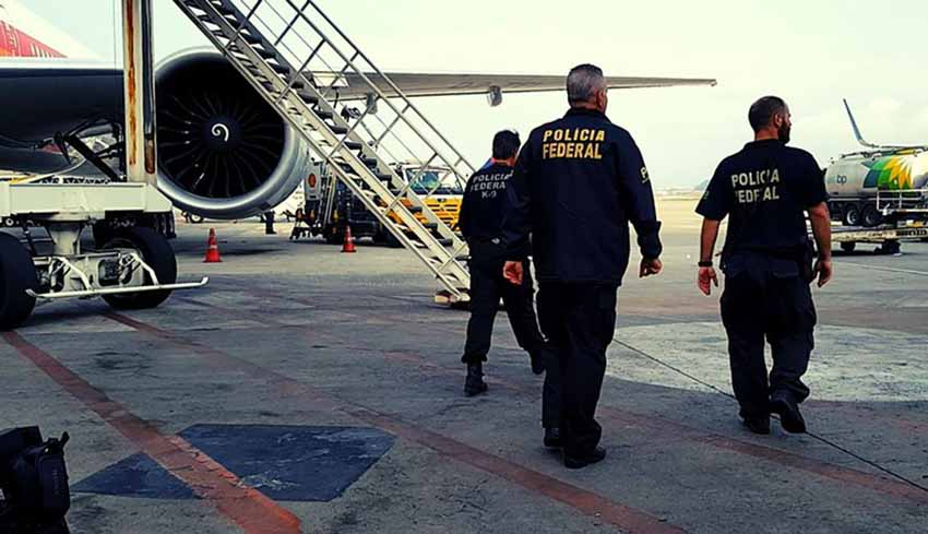 Ex-ministro Anderson Torres é preso pela Polícia Federal após desembarcar neste sábado no DF