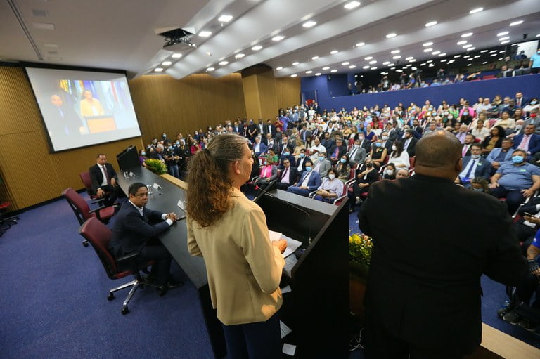 Com meta de revolução no esporte para todos, Ana Moser assume Ministério