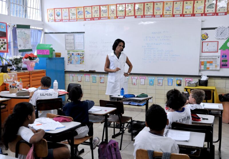 Secretaria da Educação abre seletivo para contratação de professores da educação básica
