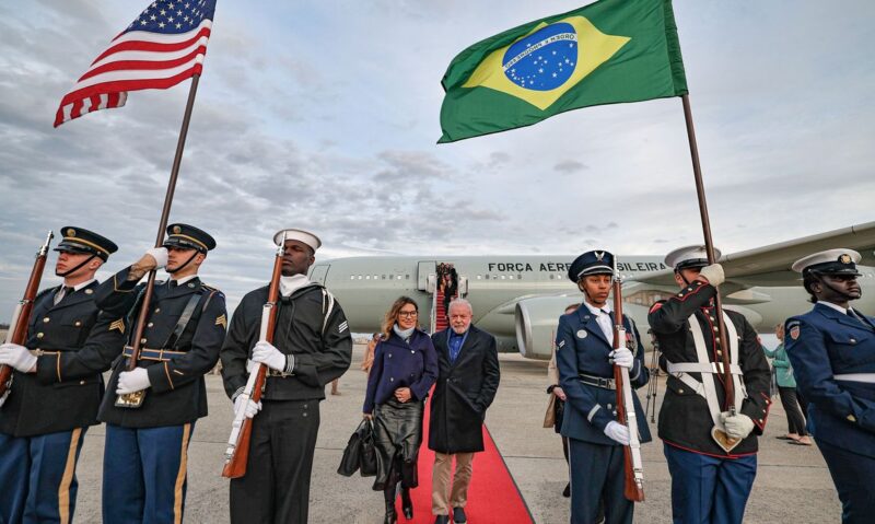 Presidente Lula chega aos Estados Unidos para encontro com Joe Biden nesta sexta