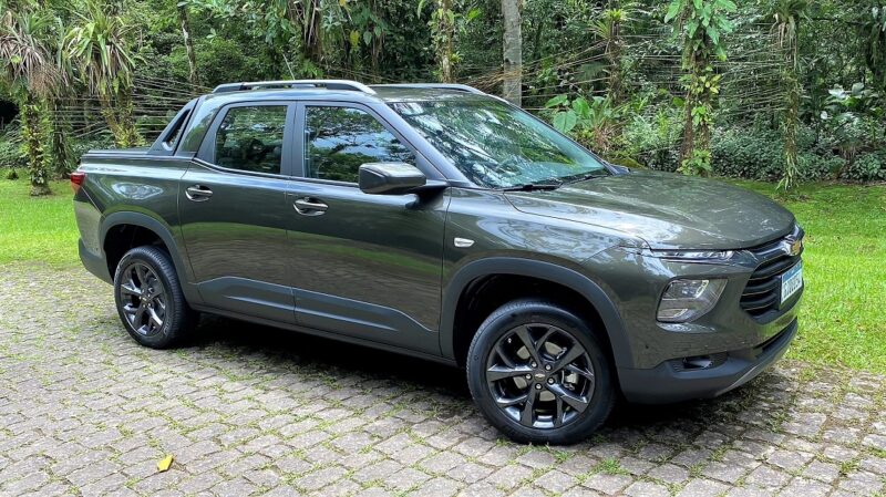 Novidades em ebulição: duas picapes, um hatch e um SUV em fevereiro