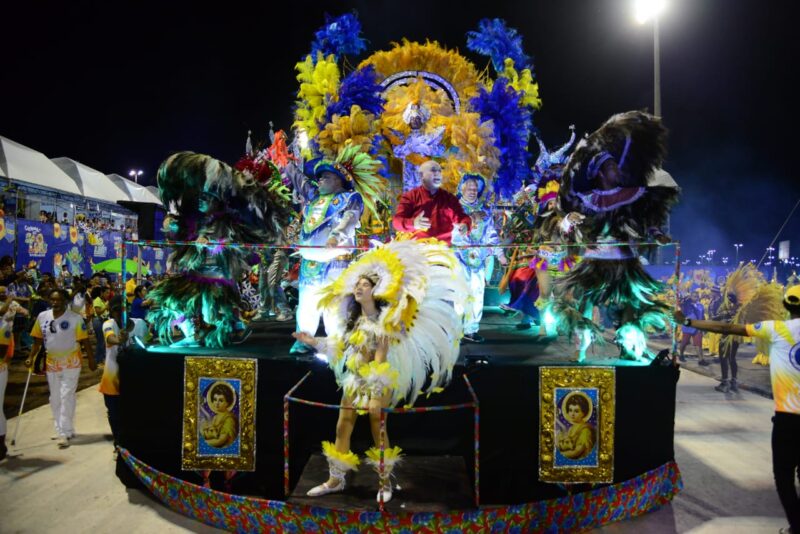 Favela e Flor são as escolas de samba campeãs do carnaval de São Luís