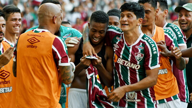 Com dois gols de Cano, Fluminense derrota a Portuguesa pelo Carioca