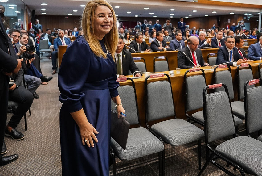 Iracema Vale diz que buscará, como presidente da Assembleia, a harmonia com os demais poderes